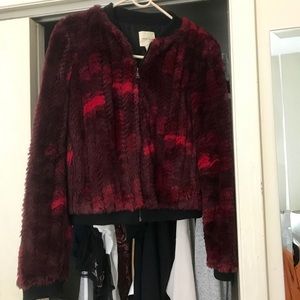 🔻 Blood Red faux fur bomber jacket 🔻